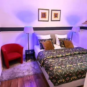 Appartement Mbawa, Luik